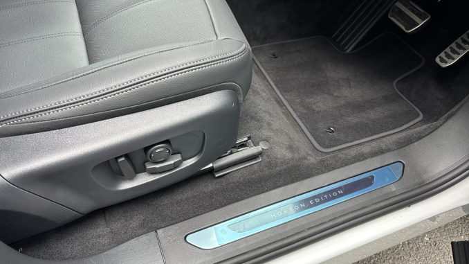 Land Rover Range Rover Evoque 2.0 D200 Hoxton Edition 5dr Auto Diesel Hatchback - Image 29